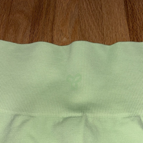 TnaBODY Atmosphere Hi-Rise Legging - High-Waisted Seamless Ribbed Leggings - Picture 7 of 7